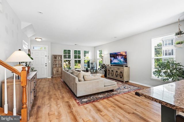 9228 ALVYN LAKE CIR, Bristow, VA 20136