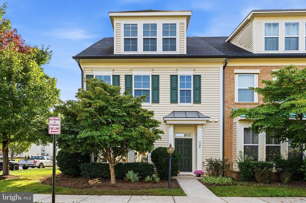 9228 ALVYN LAKE CIR, Bristow, VA 20136