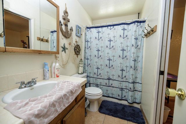 19864 1st St, Hilmar, CA 95324