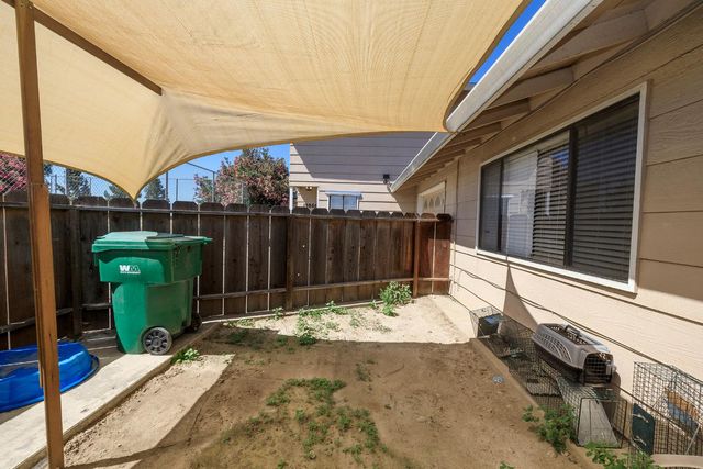 19864 1st St, Hilmar, CA 95324