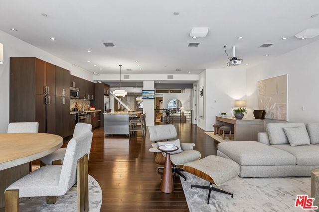 1645 N Vine Street 911, Los Angeles, CA 90028