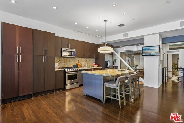 1645 N Vine Street 911, Los Angeles, CA 90028