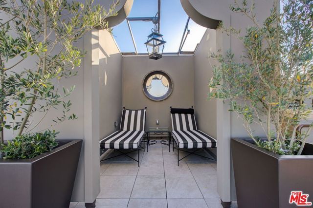 1645 N Vine Street 911, Los Angeles, CA 90028