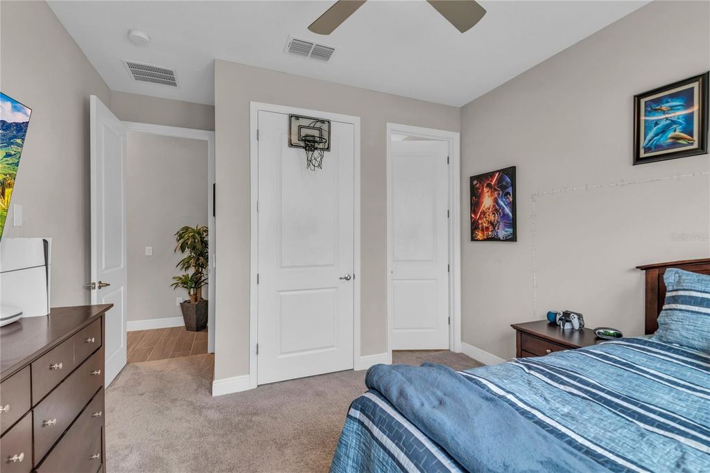 Image 19 of property listing at 2081 DERWENT DRIVE, Davenport, FL 33896