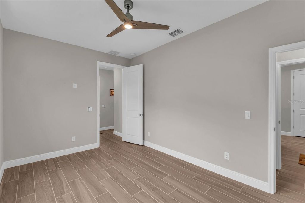 Image 24 of property listing at 2081 DERWENT DRIVE, Davenport, FL 33896