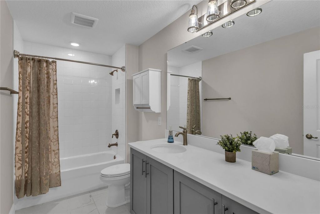 Image 40 of property listing at 2081 DERWENT DRIVE, Davenport, FL 33896