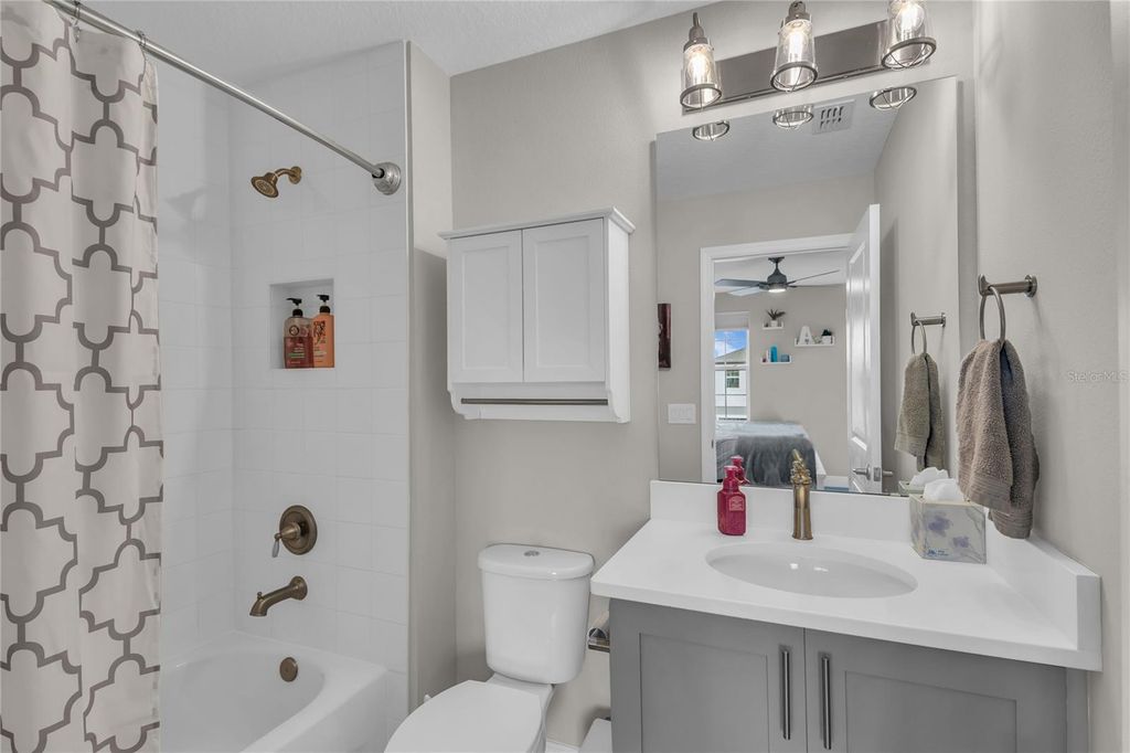 Image 43 of property listing at 2081 DERWENT DRIVE, Davenport, FL 33896