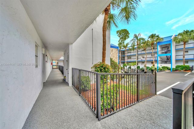 3100 Holiday Springs Boulevard 111, Margate, FL 33063