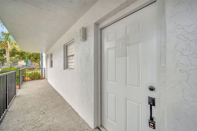 3100 Holiday Springs Boulevard 111, Margate, FL 33063