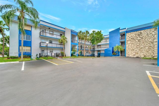 3100 Holiday Springs Boulevard 111, Margate, FL 33063