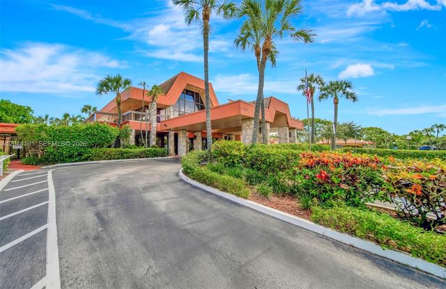 3100 Holiday Springs Boulevard 111, Margate, FL 33063
