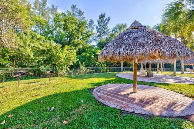3100 Holiday Springs Boulevard 111, Margate, FL 33063