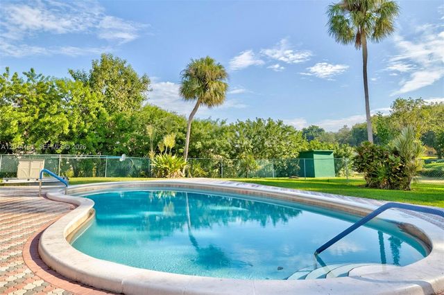 3100 Holiday Springs Boulevard 111, Margate, FL 33063