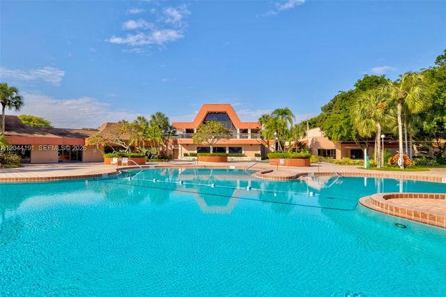 3100 Holiday Springs Boulevard 111, Margate, FL 33063