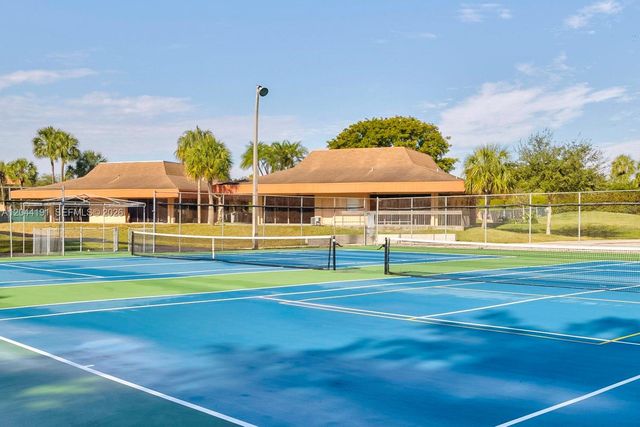 3100 Holiday Springs Boulevard 111, Margate, FL 33063