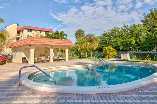 3100 Holiday Springs Boulevard 111, Margate, FL 33063
