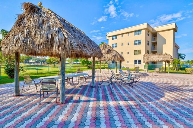 3100 Holiday Springs Boulevard 111, Margate, FL 33063