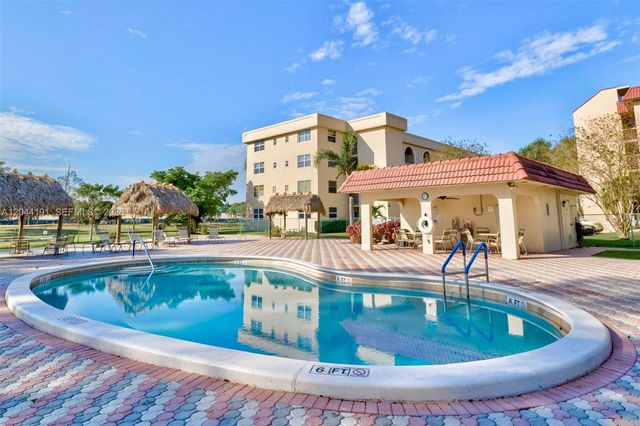 3100 Holiday Springs Boulevard 111, Margate, FL 33063