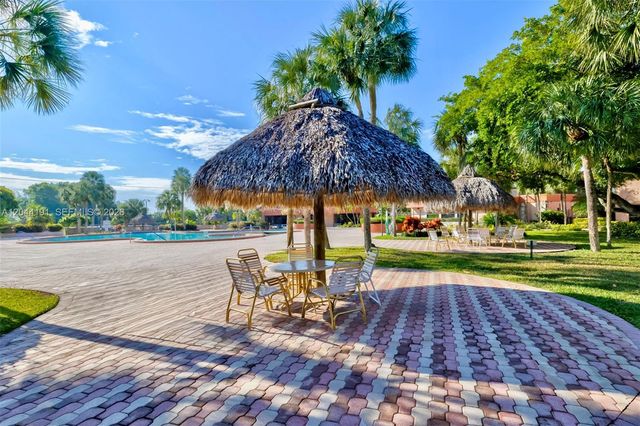 3100 Holiday Springs Boulevard 111, Margate, FL 33063