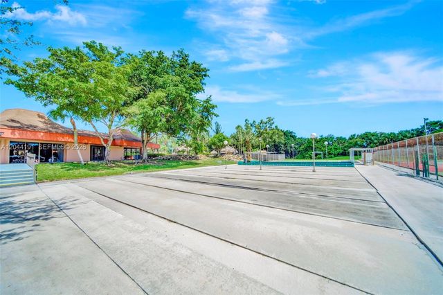 3100 Holiday Springs Boulevard 111, Margate, FL 33063