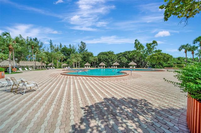 3100 Holiday Springs Boulevard 111, Margate, FL 33063