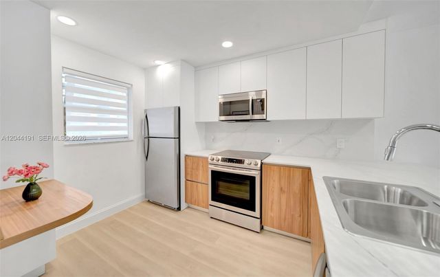 3100 Holiday Springs Boulevard 111, Margate, FL 33063