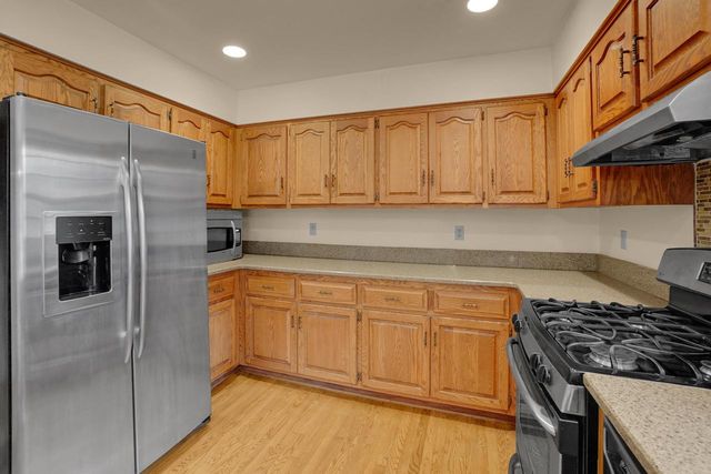 2320 Buckingham PLACE, Brookfield, WI 53045