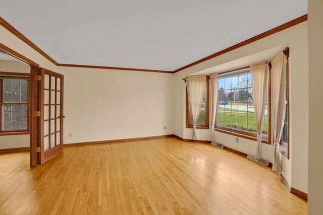 2320 Buckingham PLACE, Brookfield, WI 53045