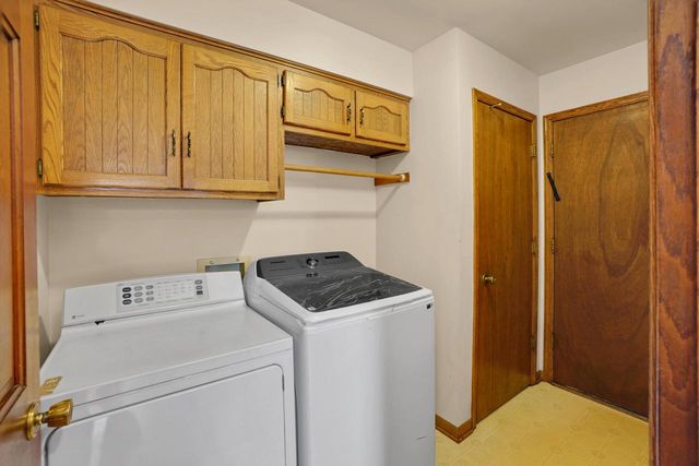 2320 Buckingham PLACE, Brookfield, WI 53045