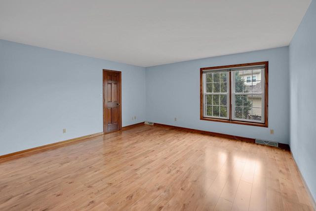 2320 Buckingham PLACE, Brookfield, WI 53045