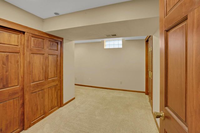 2320 Buckingham PLACE, Brookfield, WI 53045