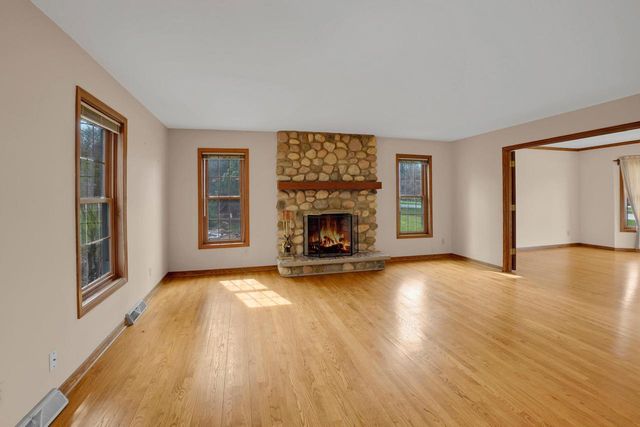 2320 Buckingham PLACE, Brookfield, WI 53045