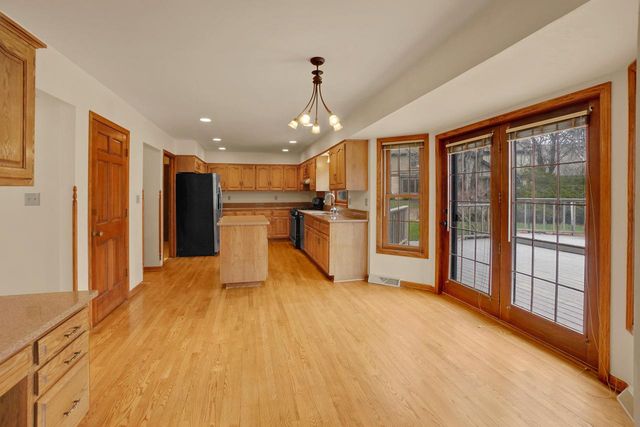2320 Buckingham PLACE, Brookfield, WI 53045