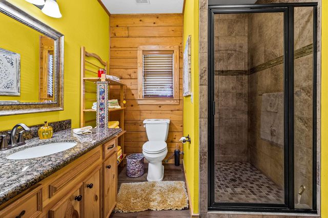 276 Evening Shade, Onalaska, TX 77360