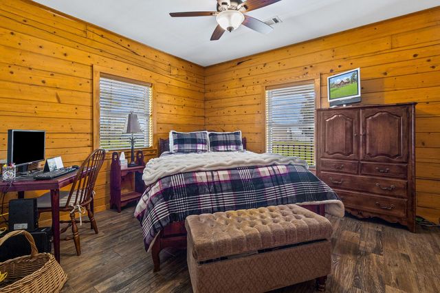 276 Evening Shade, Onalaska, TX 77360