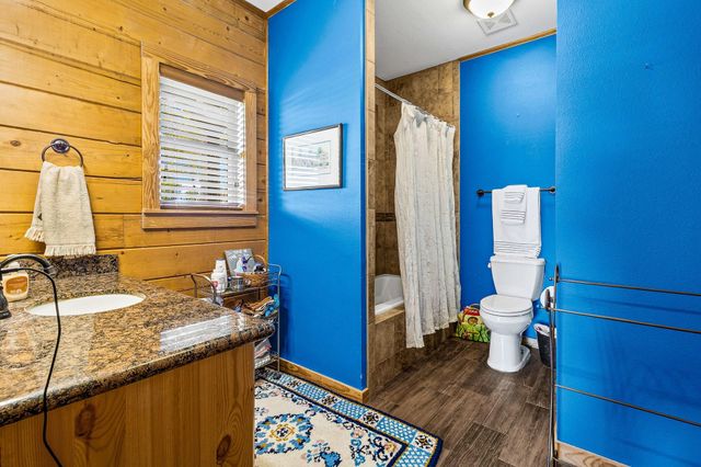 276 Evening Shade, Onalaska, TX 77360