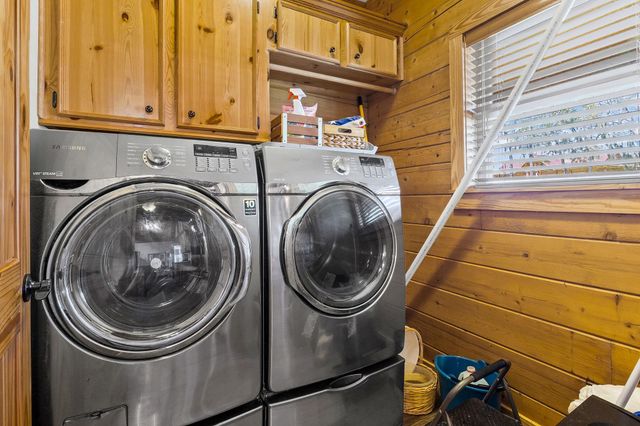 276 Evening Shade, Onalaska, TX 77360