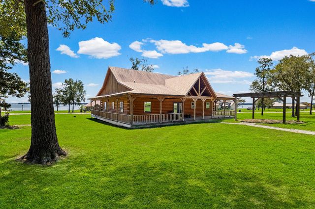 276 Evening Shade, Onalaska, TX 77360