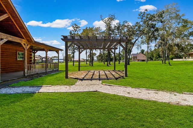 276 Evening Shade, Onalaska, TX 77360