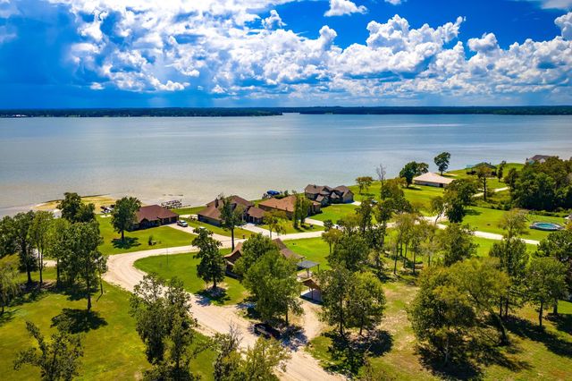 276 Evening Shade, Onalaska, TX 77360