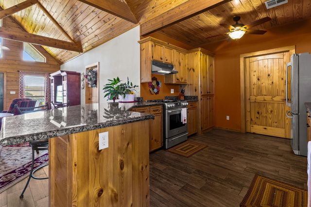 276 Evening Shade, Onalaska, TX 77360