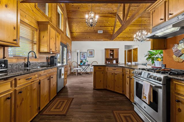 276 Evening Shade, Onalaska, TX 77360