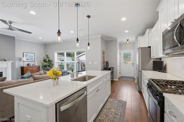 2405 Oakshire Avenue, Berkley, MI 48072