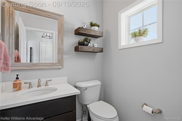 2405 Oakshire Avenue, Berkley, MI 48072