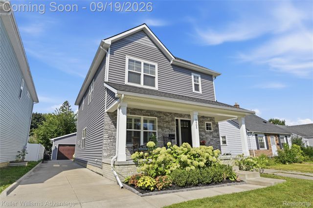 2405 Oakshire Avenue, Berkley, MI 48072