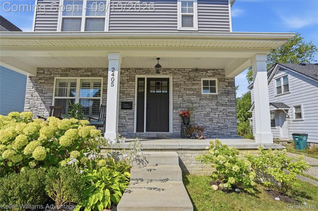 2405 Oakshire Avenue, Berkley, MI 48072