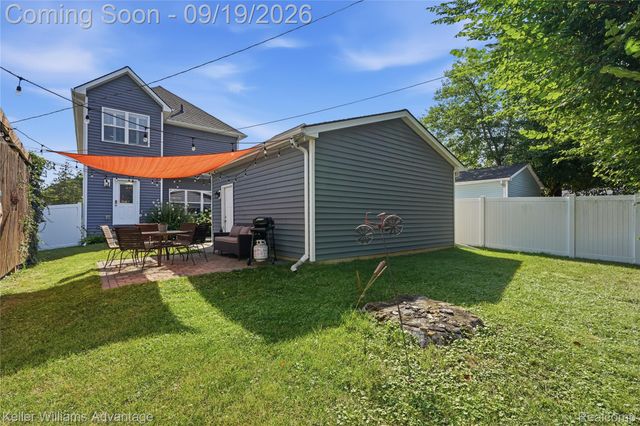 2405 Oakshire Avenue, Berkley, MI 48072