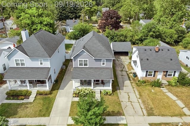 2405 Oakshire Avenue, Berkley, MI 48072