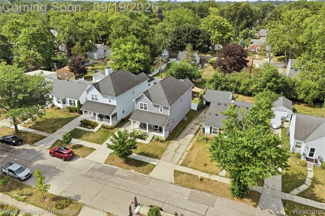 2405 Oakshire Avenue, Berkley, MI 48072