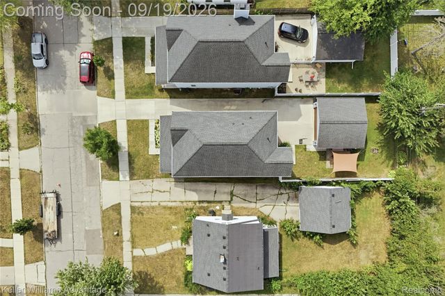 2405 Oakshire Avenue, Berkley, MI 48072